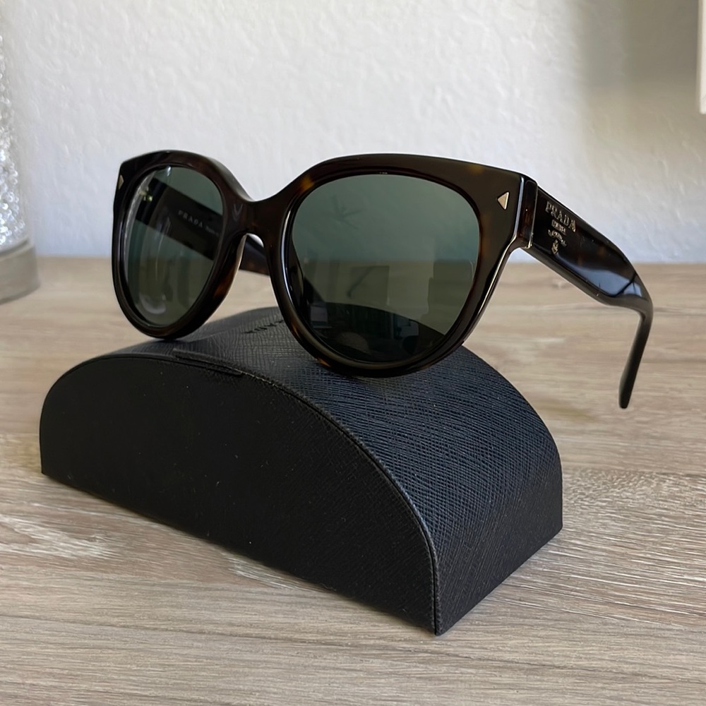 Black Prada Sunglasses, Round Frames, Style SPR 170.